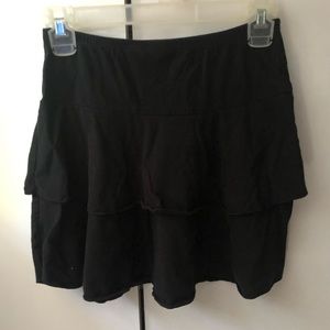 🥰Black ruffled mini skirt